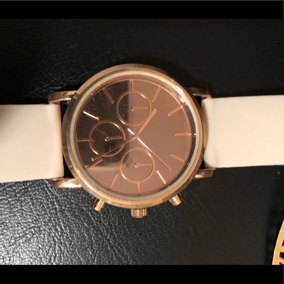 Charming Charlie new with tags silicone band watch - Picture 2 of 3